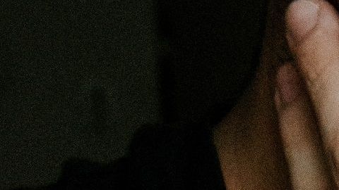 Lo mejor es retirarse todo el vello facial.