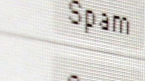 Los estafadores están diseñando sus correos electrónicos para que parezcan que provienen de los CDC o la OMS.