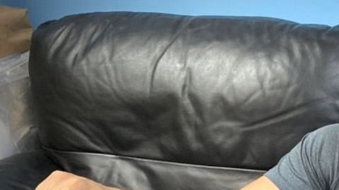 El oficial Ricardo Castillo sufrió graves heridas en su pierna y en su brazo izquierdos.