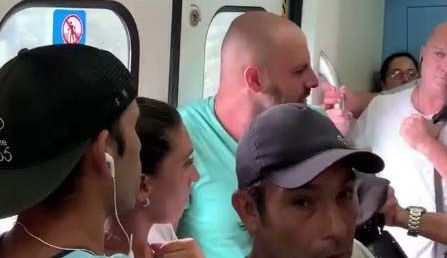 La escena fue grabada en un vagón del Tren Roca.