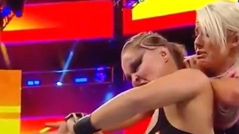 Ronda Rousey fue campeona de la WWE tras vencer a Alexa Bliss.