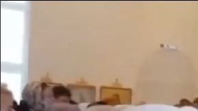 Según el religioso, la gente no tiene problema de que lleve a cabo este acto.