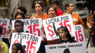 Los latinos se han significado en las manifestaciones para solicitar un salario mínimo digno./Archivo