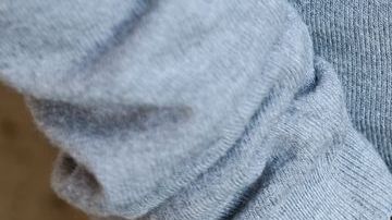 Imagen ilustrativa de una mujer bajo arresto.