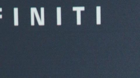 Simone Johnson firmó contrato con la empresa de lucha libre estadounidense.
