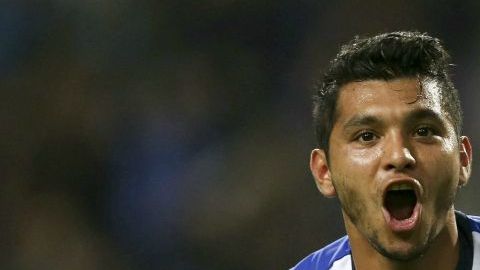 Tecatito pasó por el Twente de Holanda, ahora está en plan grande con el Porto e interesa por tanto al Barcelona y al Milan.