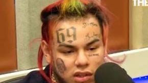 Tekashi 69 durante su entrevista en Breakfeast Club.