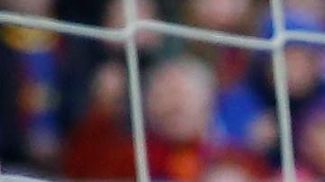 El arquero Marc André ter Stegen en la atajada que definió el rumbo del partido.