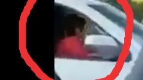 VIDEO: Sicario del Cártel de Sinaloa dispara al aire mientras niño lo observa