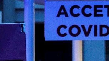 Un enfermo de coronavirus es transportado a un hospital en Italia.