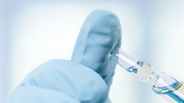 La búsqueda de una vacuna universal es una carrera contra el tiempo.