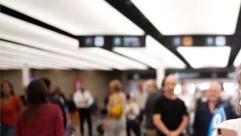 111207169_060430686-1