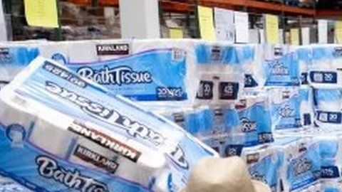 El papel higiénico no es un producto que ayude en la pandemia del coronavirus, pero es de lo más comprado.