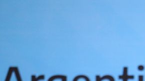 El presidente Alberto Fernández anunció el decreto en una alocución nacional.