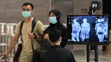 Los controles para la detección de covid-19 en Singapur comienzan desde el Aeropuerto Internacional Changi.