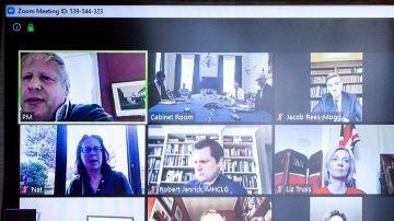 El gobierno británico se reúne con Zoom en estos días de cuarentena.