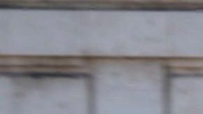 La policía detuvo a la pareja por violar la ley de confinamiento en casa.