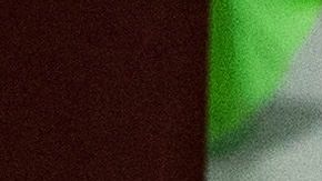 La Guardian Nacional envasa alimentos para un banco de comida en el Valle de Coachella en California.