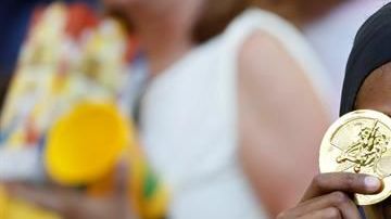 Un periodista paraguayo compartió la que sería una foto del futbolista riéndose en el lugar donde podría permanecer hasta por seis meses.