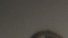 El paciente tiene que usar mascarilla para bloquear la salida de secreciones nasales.