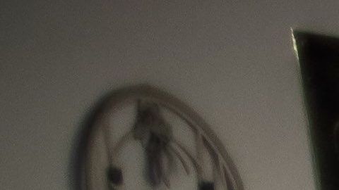 El paciente tiene que usar mascarilla para bloquear la salida de secreciones nasales.