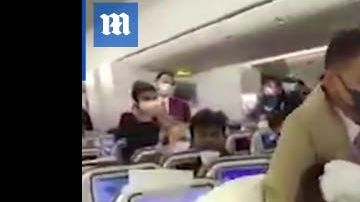 Una trifulca se formó en pleno de Thai Airways en China.