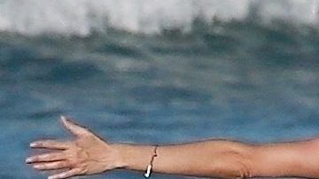 Photo © 2020 Backgrid/The Grosby Group
Spain: Lagencia Grosby

*PREMIUM-EXCLUSIVE*

NO BRAZIL

12 MARCH 2020 

Costa Rica, COSTA RICA  Gisele Bundchen retired from runway modeling in 2015 but the Brazilian bombshell proved she still is very much a supermodel during a photo shoot on the beach in Costa Rica. Gisele looks great as she shows off her toned figure while frolicking on the beach in a chocolate covered bikini top with matching leopard print bottom. *Shot on March 8, 2020*

Pictured: Gisele Bundchen