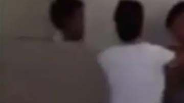 El estudiante víctima de acoso tiene 14 años y retraso mental.