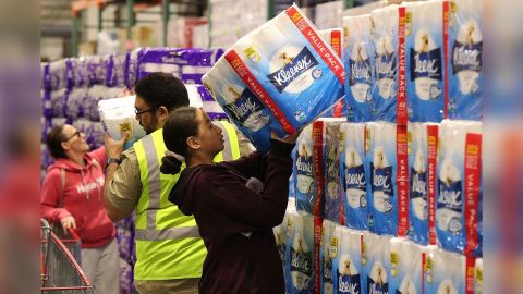 Costco se fija hasta en qué tan blanco es el papel higiénico que venden.