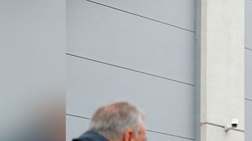 La empresa pone en prácticas diferentes estrategia para dar este artículo a un precio bajo.