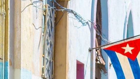 Cuba ya no permitirá el ingreso de turistas para frenar contagios de coronavirus.