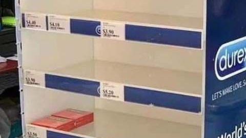 En países como Singapur y Australia, los condones se han agotado por el miedo al coronavirus.