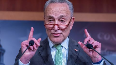 El líder demócrata en el Senado, Charles Schumer, ha sido uno de los negociadores del paquete de $2 billones./Archivo