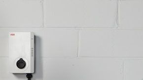 El cargador casero Wallbox Terra AC es de fácil instalación y protege las tomas de corriente de posibles sobrecargas