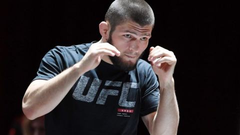 Khabib Nurmagomedov se encuentra aislado en Rusia y no podría salir, ya que han cerrado fronteras en todo el mundo.