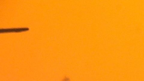 Restos de un comercio en llamas en Paradise, California el 9 de noviembre de 2018.