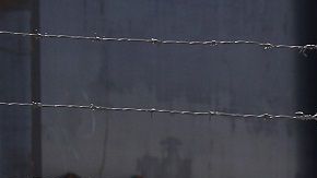 Trump dijo que el muro se está levantando "rápido".