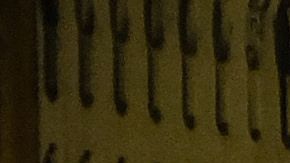 A algunos empleados de Amazon le hacen falta fajas para levantar cajas.