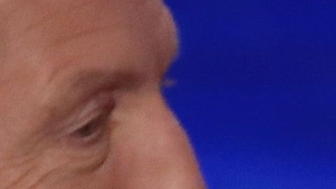 Sanders dijo que estaba "enojado y horrorizado" con los ataques a la senadora.