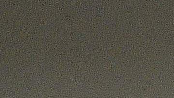 Estantes vacíos en una farmacia debido a la gran demanda de desinfectantes y mascarillas por el coronavirus.