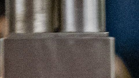 Cada vez es más común ver personas con cubrebocas en el Subway.