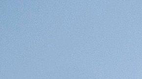 Mark Esper (d) y Donald Trump ven cómo el buque hospital USNS Comfort sale de Norfolk con destino a NY.