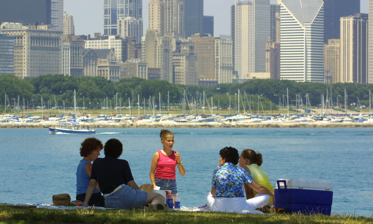 El viernes 28 de mayo volverán a abrir las playas de Chicago.