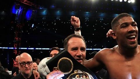 Anthony Joshua espera que se concrete la pelea ante Fury para la unificación de cetros.
