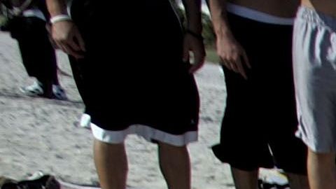 Varios turistas disfrutando del Spring Break en Miami Beach.