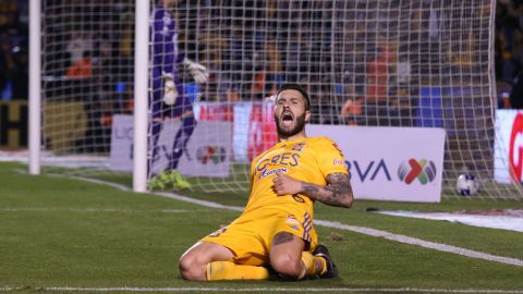 André-Pierre Gignac marcó su segundo "hat-trick" frente a Pumas.