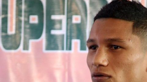 El "Alacrán", Miguel Berchelt contribuyó con algunos ejercicios para que la gente los realice en esta cuarentena.