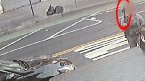 Las imágenes fueron captadas por cámaras de seguridad.