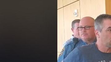 El arresto en el tribunal.