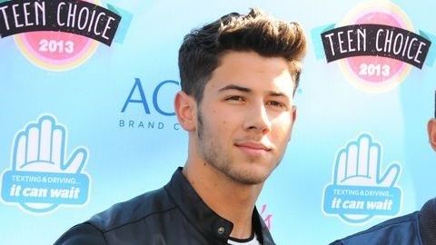 Los Jonas Brothers anunciaron que quieren honrar a los miembros del club de fans Team Jonas dándoles su último álbum.